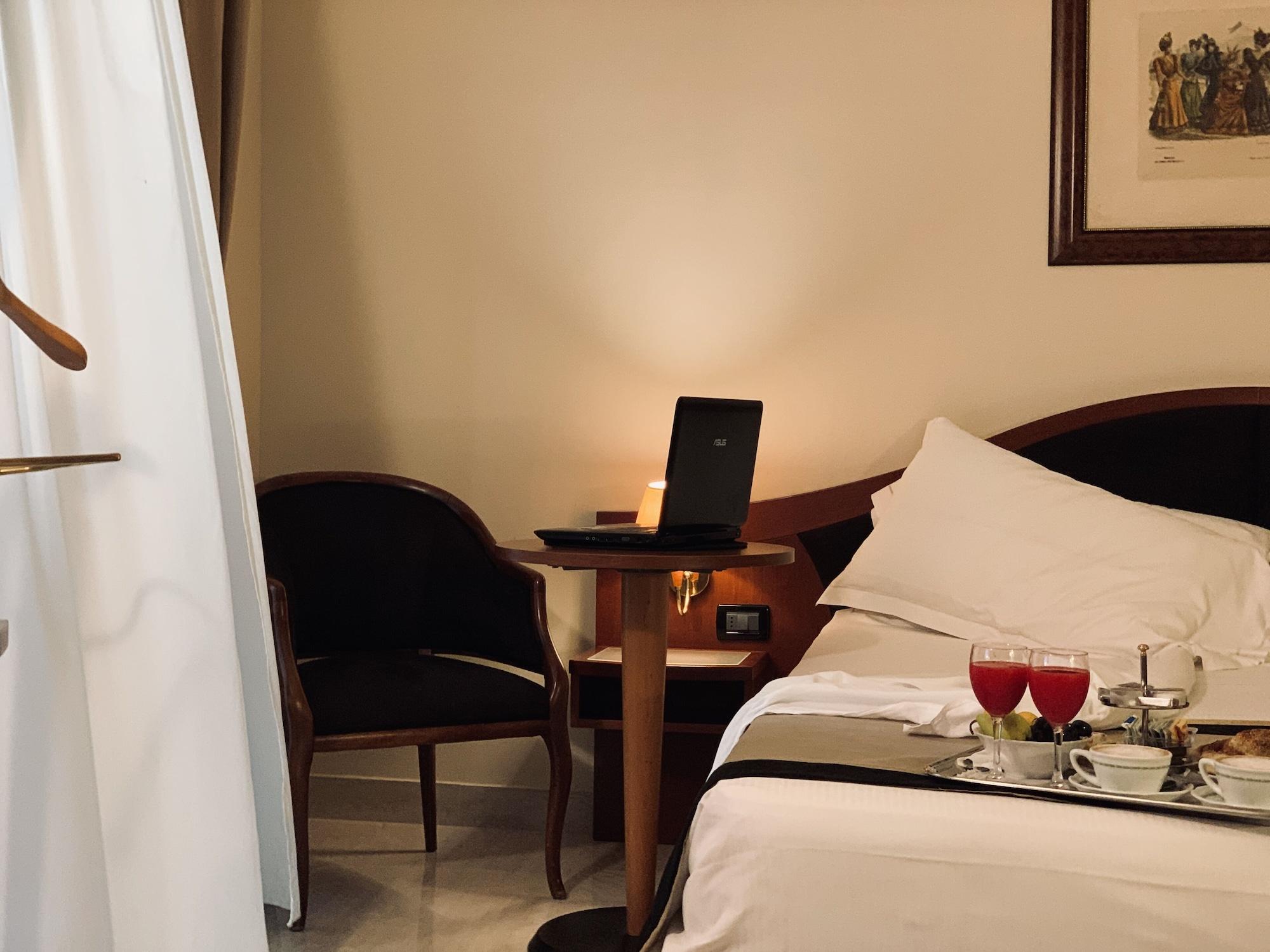 Hotel Massimo Plaza 4*