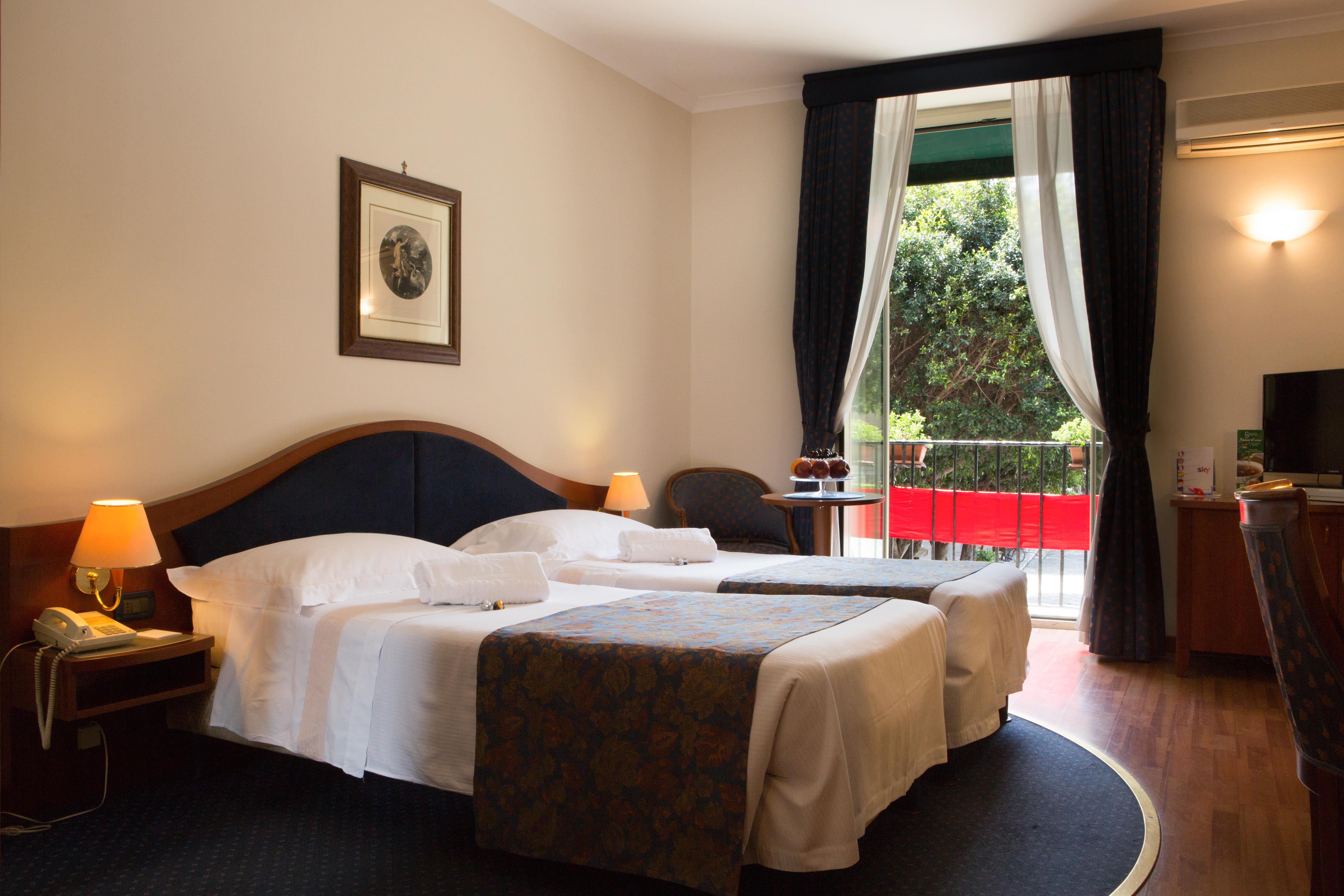 Hotel Massimo Plaza 4*