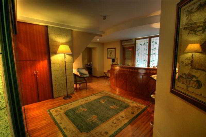 Massimo Plaza Hotel
